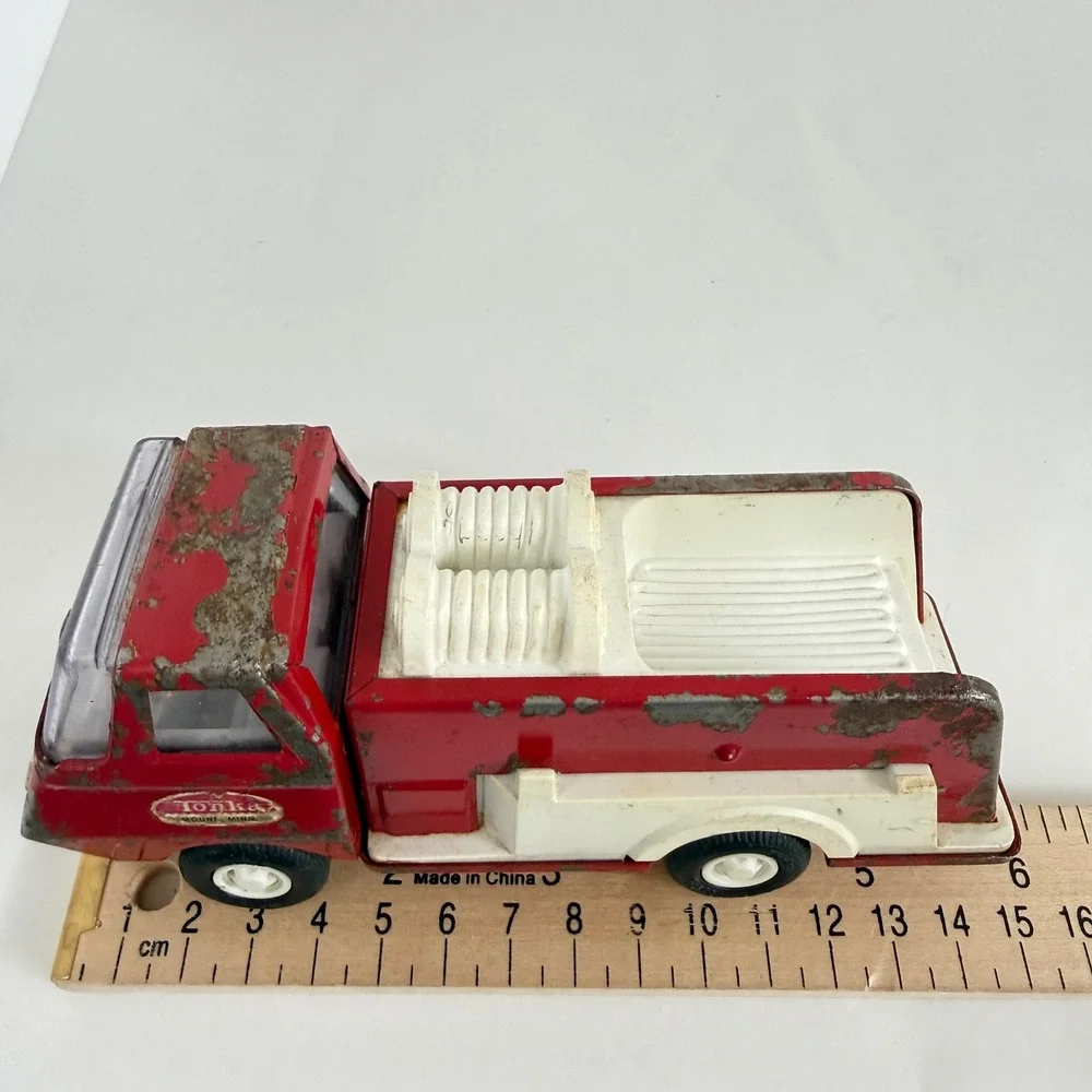 Vintage Tonka Fire Truck Pressed Steel‎ Red White Ladder Truck Toy USA